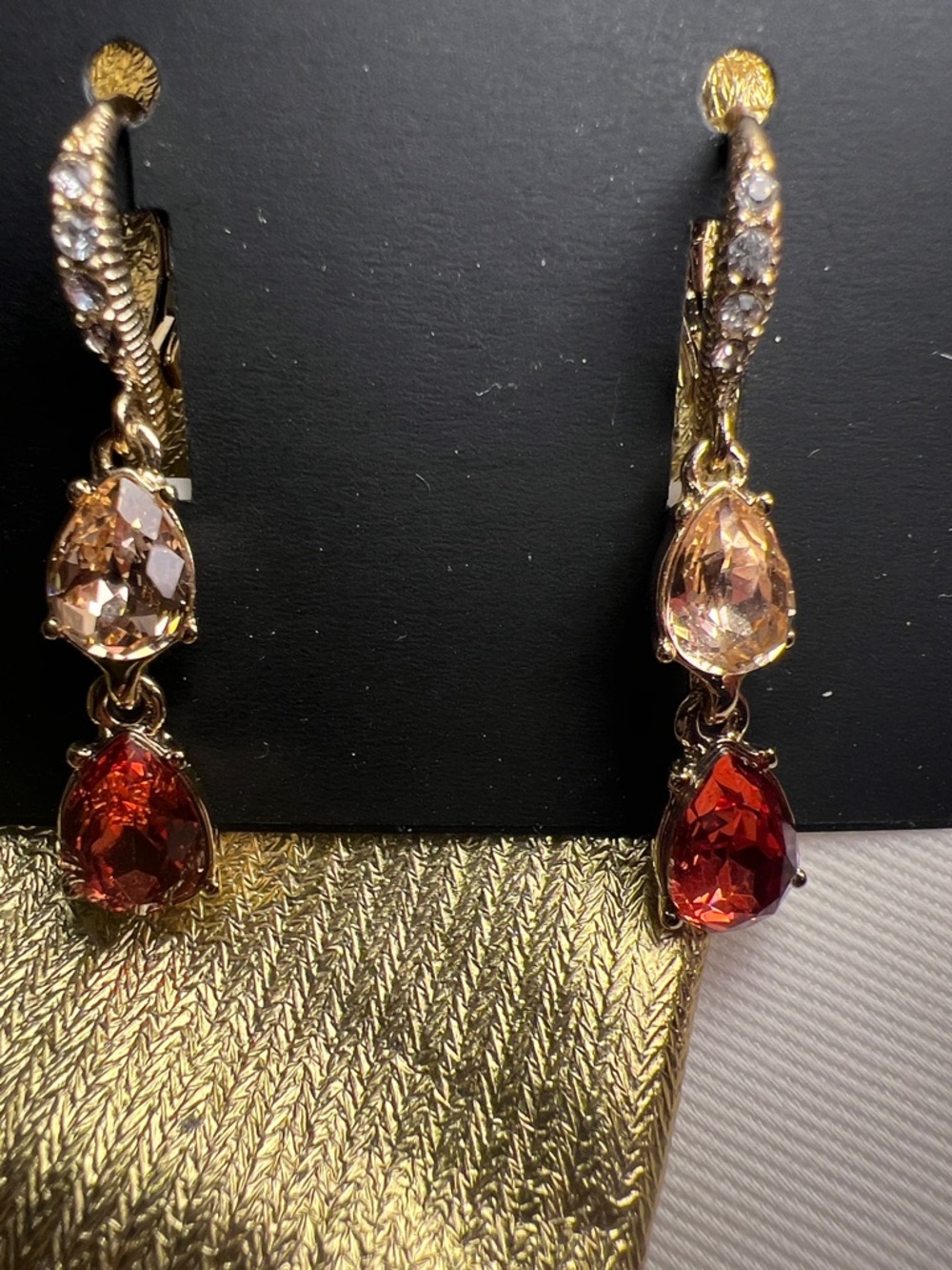 NEW Authentic Givenchy Gold
Teardrops earrings - Picture 7 of 10